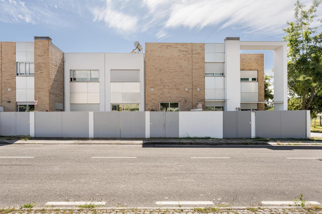 Joivy Sleek House Balcony & 2 Terraces In Porto Daire Maía Dış mekan fotoğraf